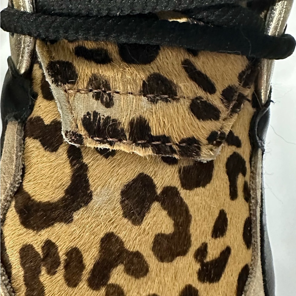 Leopard Print Sneakers with Black Laces steve madden size 7.5 pre owned - Picture 2 of 7